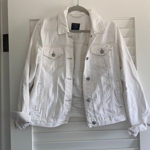 Abercrombie and Fitch white denim jacket size L